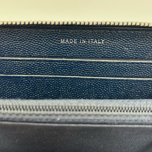 (SOLD) Chanel Medium Blue Leather Zip Wallet (2760****) - Picture 8 of 14